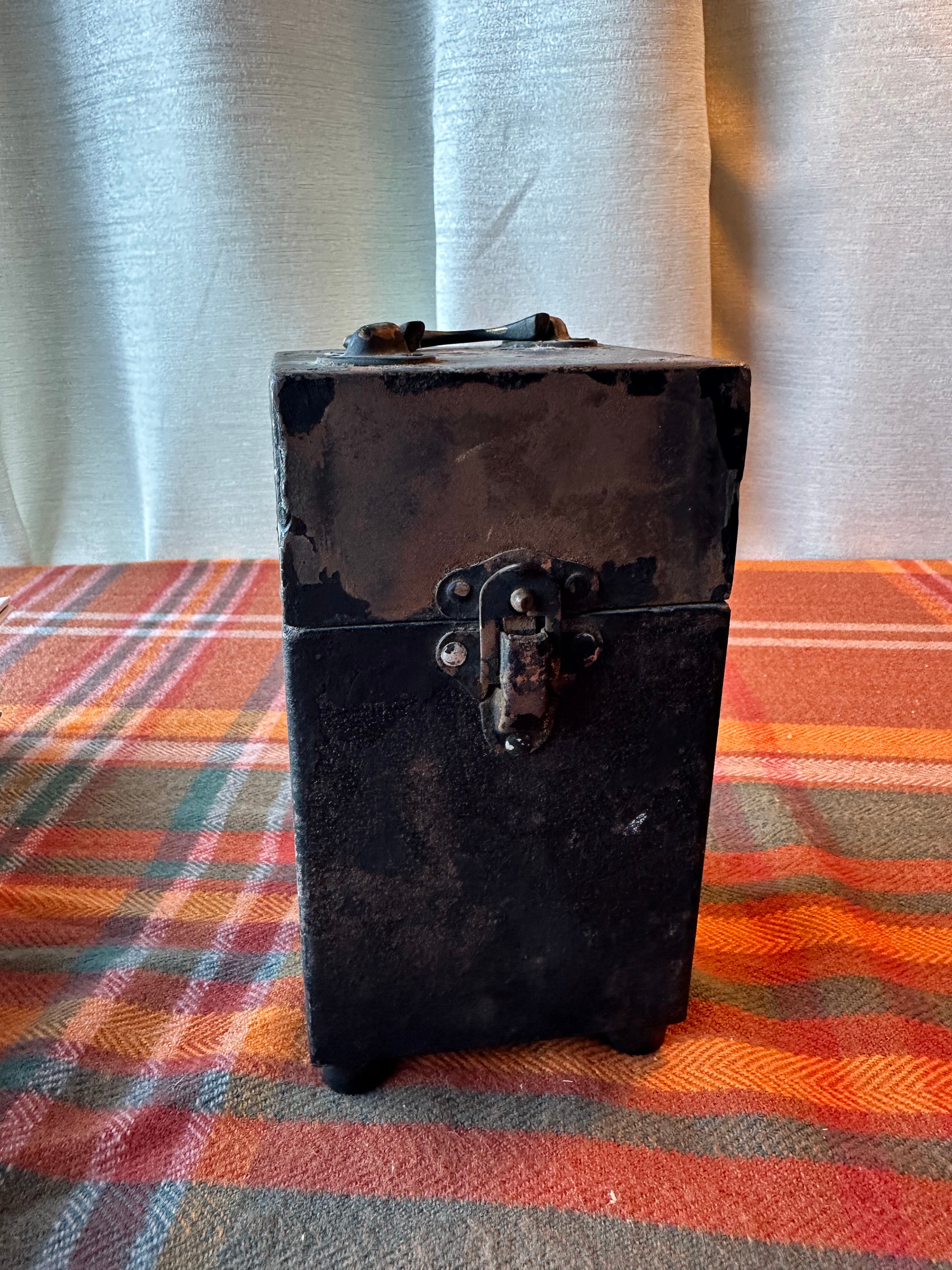 Vintage WWII Aircraft Altimeter in Original Carry Case | U.S. Army Air Forces | Aviation Cockpit Instrument