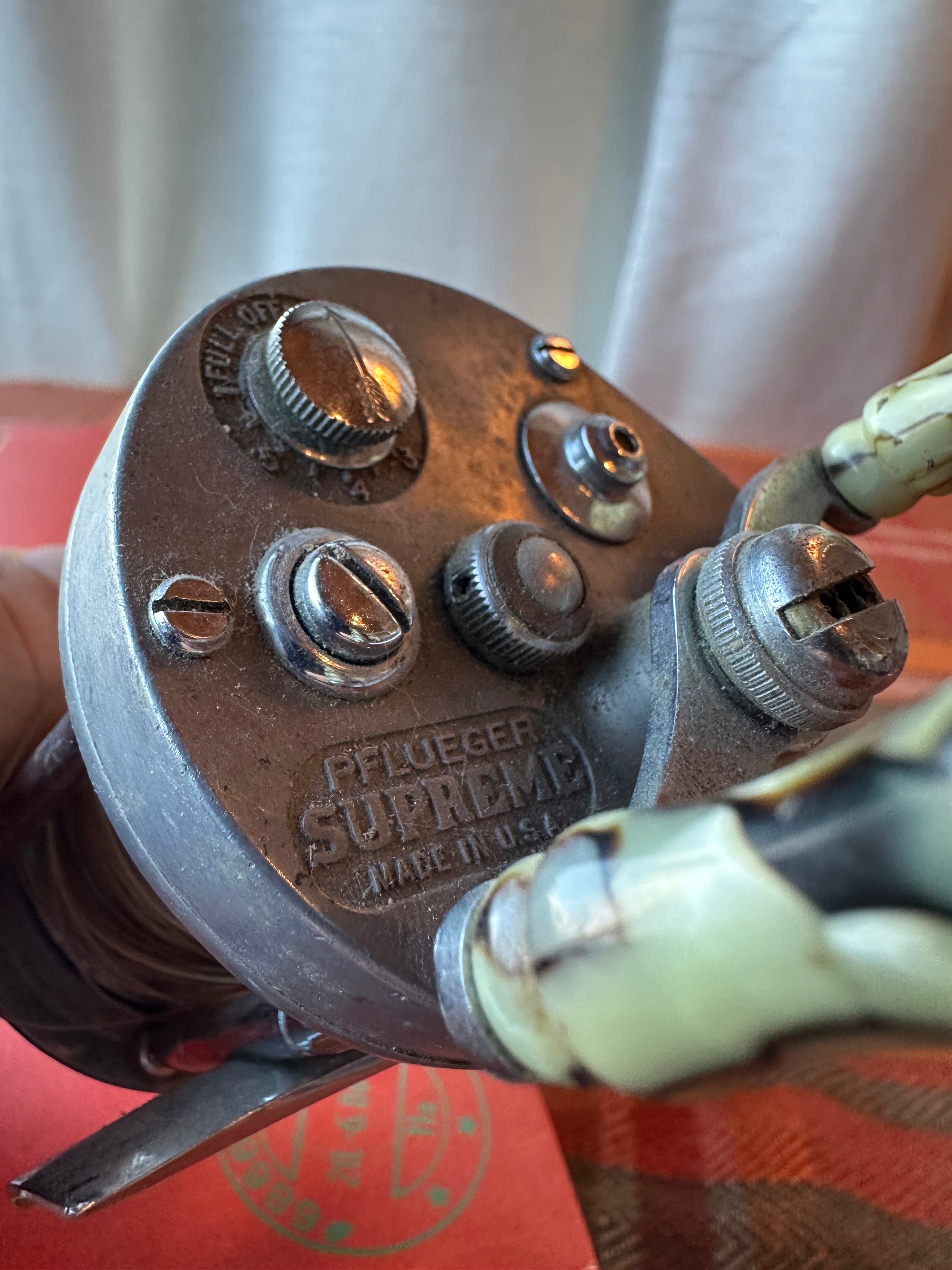 Vintage Pflueger Supreme Baitcasting Fishing Reel | Made in USA | Green Marbled Handle Knobs