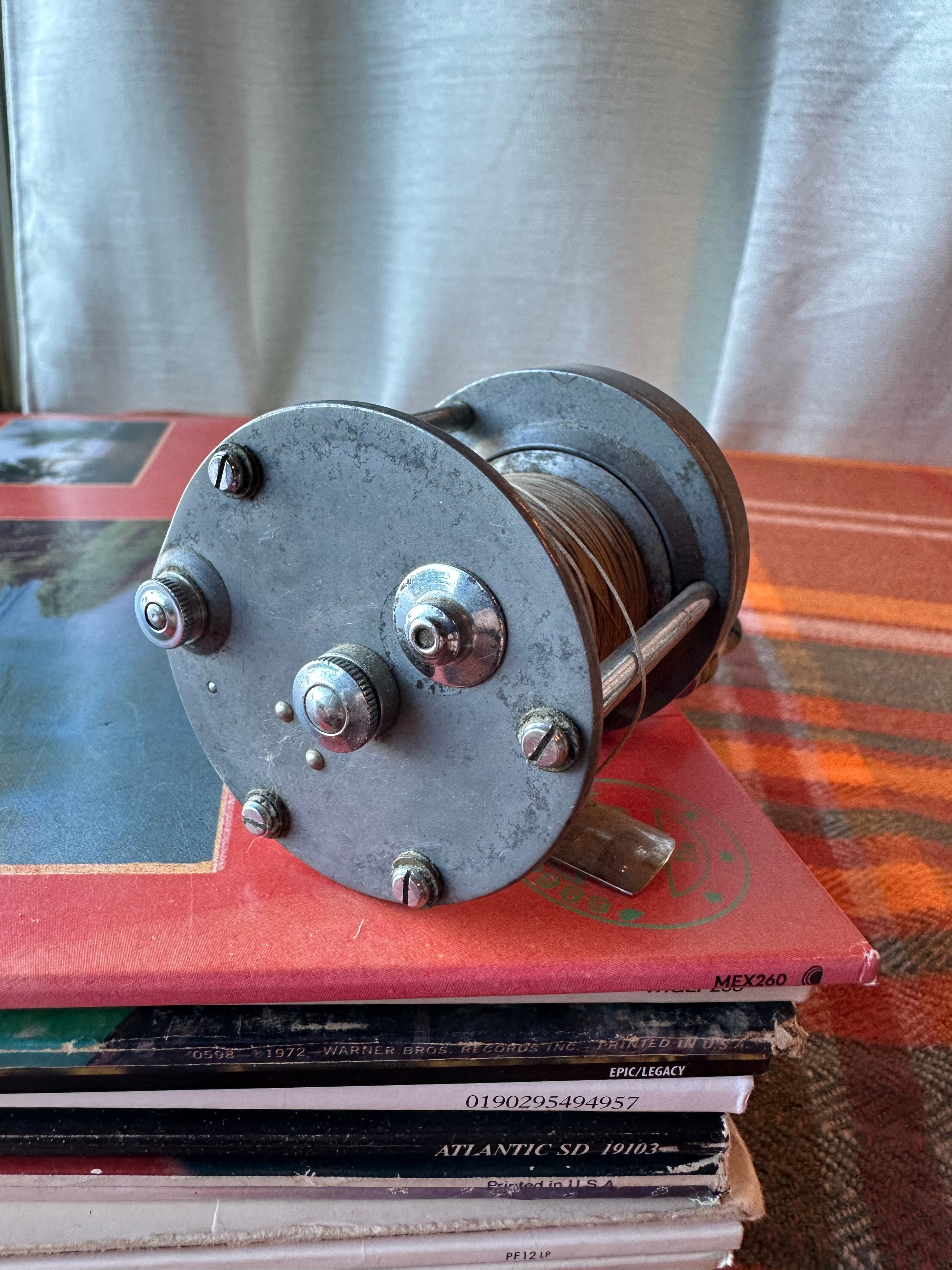 Vintage Pflueger Supreme Baitcasting Fishing Reel | Made in USA | Green Marbled Handle Knobs