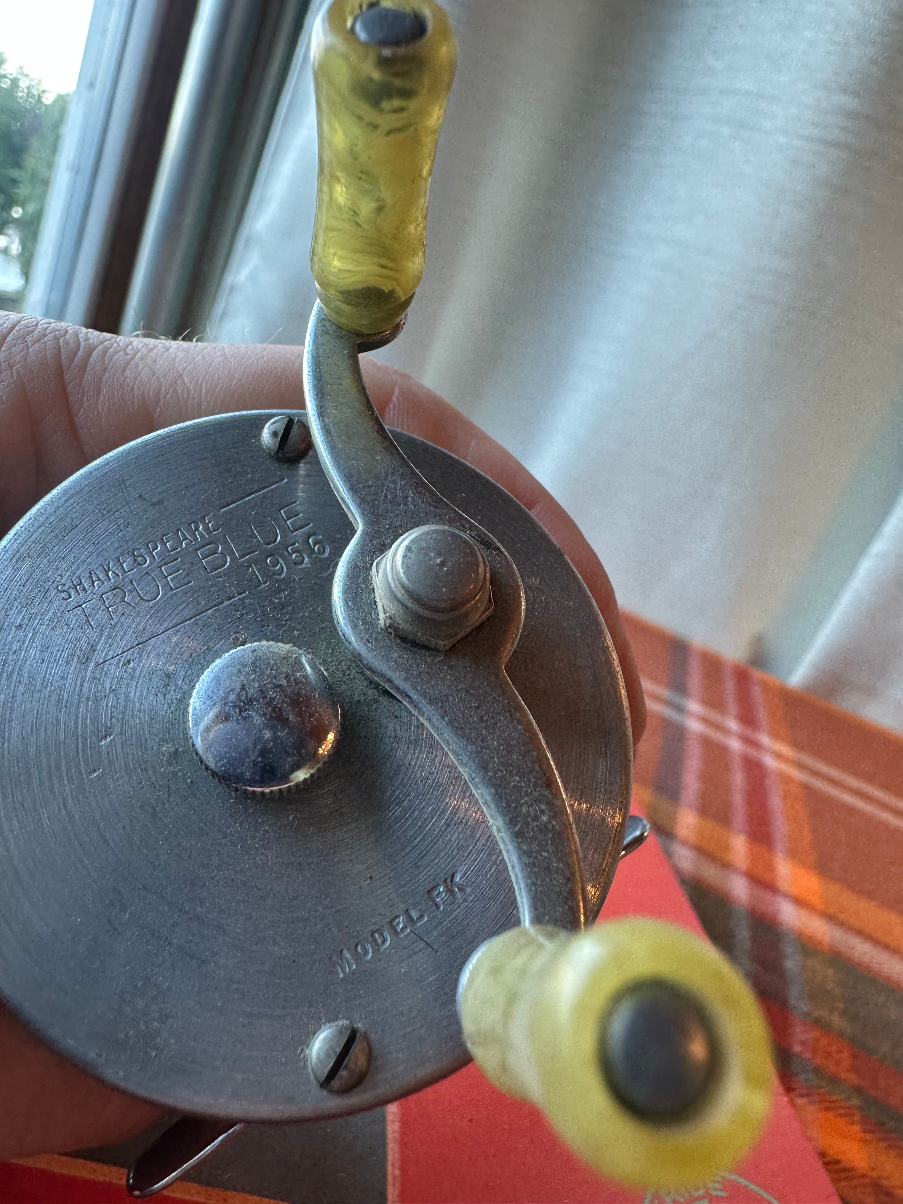 Shakespeare True Blue 1956 Model FK Baitcasting Fishing Reel | Vintage USA | Green Catalin Handle Knobs
